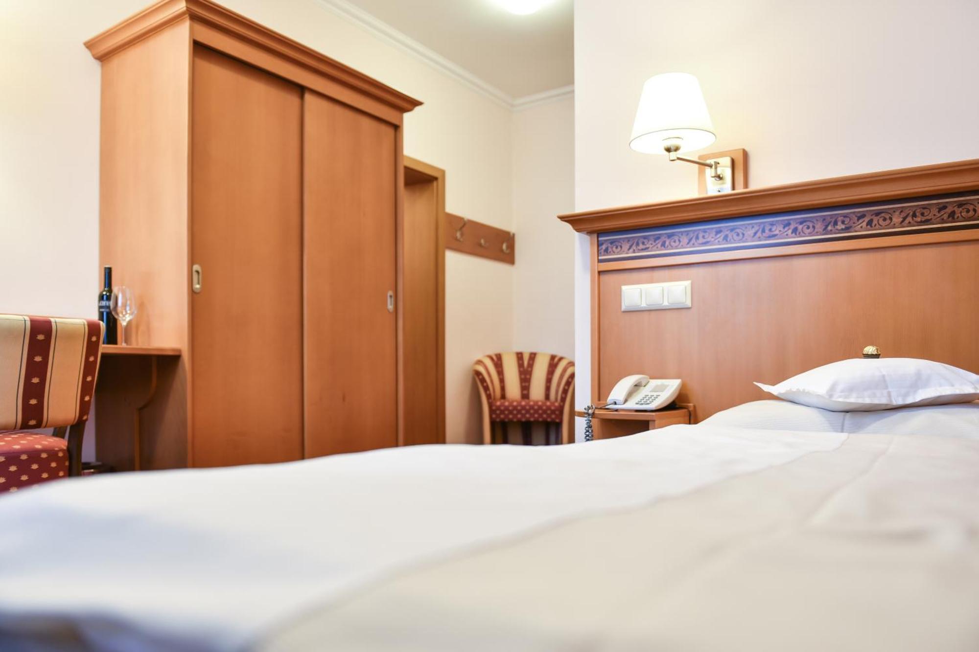 Hotel Alexandra Вельс Екстер'єр фото